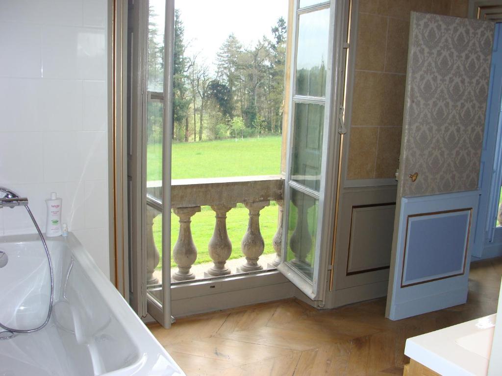 Le Chateau D'Ailly Parigny  Phòng bức ảnh